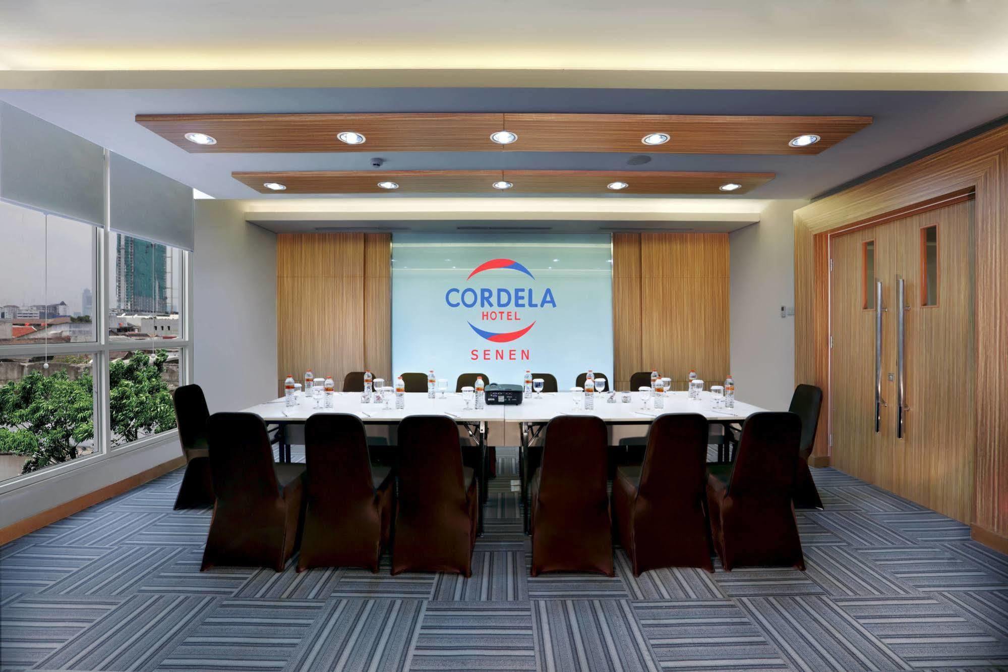 Cordela Senen ג'קרטה מראה חיצוני תמונה